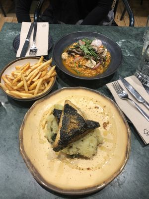 Boneless “Lagareiro” (bottom) Malandrinho do mar (top)  at The Green Affair - Chiado in Lisbon