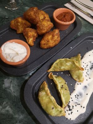 Gyoza and "wings" at The Green Affair - Chiado in Lisbon