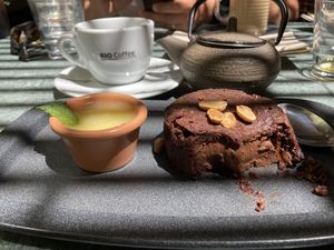 Smeuïge chocolade cake met ananas  at The Green Affair - Chiado in Lisbon