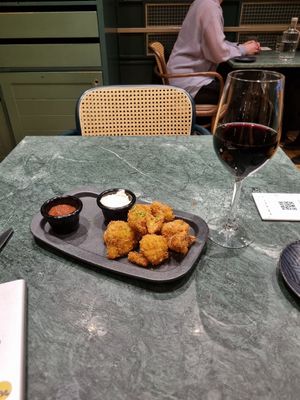 Cauliflower wings at The Green Affair - Chiado in Lisbon