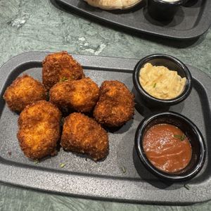 Cauliflower Wings with House BBQ  #Veganuary at The Green Affair - Chiado in Lisbon