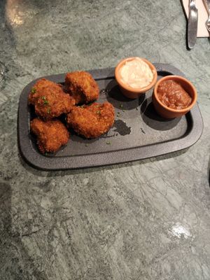 Cauliflower wings at The Green Affair - Chiado in Lisbon
