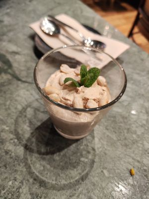 Peanut and salt dessert at The Green Affair - Chiado in Lisbon