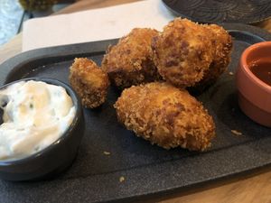 Cauliflower “wings" at The Green Affair - Chiado in Lisbon