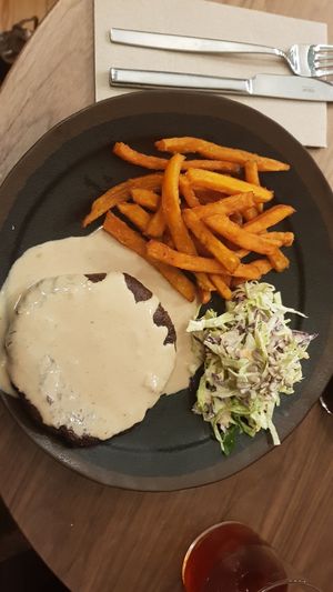 Seitansteak mit Pfeffersoße at The Green Affair - Chiado in Lisbon