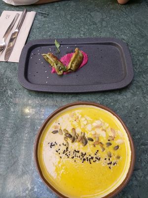 Gyōzas and soup at The Green Affair - Chiado in Lisbon