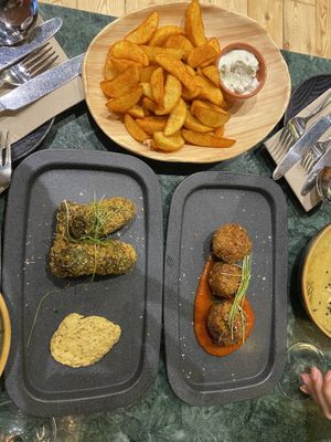 Spinach and mushrooms crochets at The Green Affair - Chiado in Lisbon