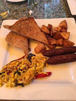 Tofu scramble, toast and vegan sausage at Darbster in West Palm Beach