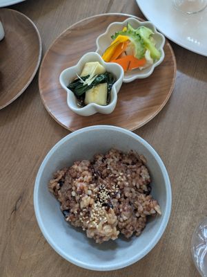 Set salad and rice bowl at Cafe Pony in Kumamoto