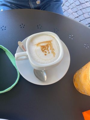 Cappuccino at Sophie Bistrot and Bakery in Padua