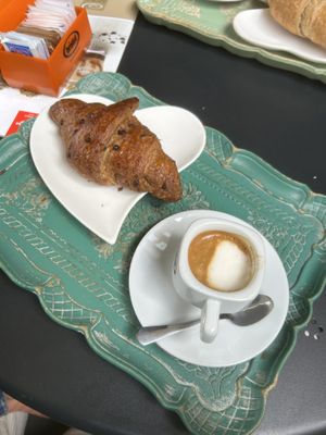 Breakfast   at Sophie Bistrot and Bakery in Padua
