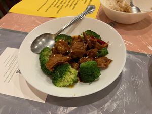 General Tso’s soy chicken served with broccoli at Enjoy Vegetarian - Financial District in San Francisco