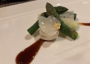 Bamboo membrane with Lily flower at Yangming Spring - 陽明春天蔬食 in Taipei