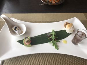 :-) at Yangming Spring - 陽明春天蔬食 in Taipei