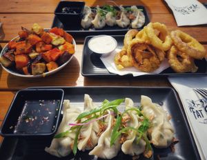 2 * Dumplings (2 * 18,50 NZD) + Onion rings (9 NZD) + roasted veggies (10 NZD) at The Fat Duck in Te Anau