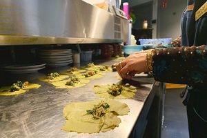 Making Mix Mahshie at Habibi in Rotterdam