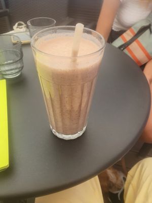 Vegan "Bounty" Milkshake at Roots in Zagreb