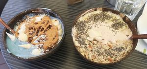 Smoothie bowl at Roots in Zagreb