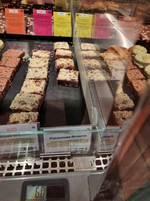 Pecannut brownie - vegan at Naturata in Dudelange