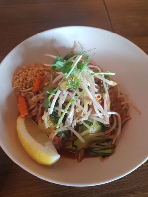 Pad thai at Khu Khu in Auckland