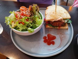 Burger den Gatto with Temple Bread at Katzentempel - Rosenheim in Rosenheim