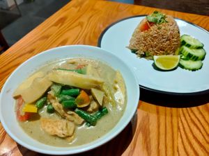 Vegan Green Curry & Vegan Fried Rice at Thai Street in Norwich