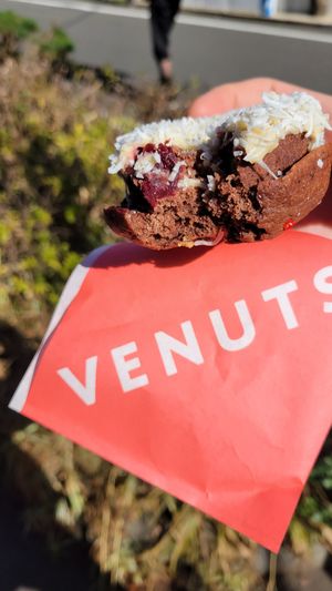  at Whyte - VENUTS in Tokyo