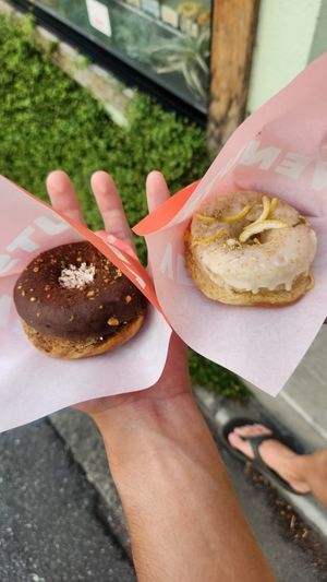  at Whyte - VENUTS in Tokyo