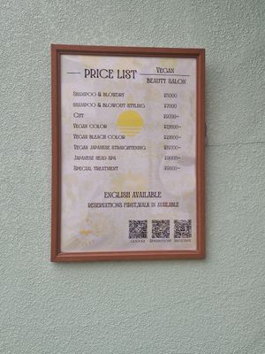  at Whyte - VENUTS in Tokyo