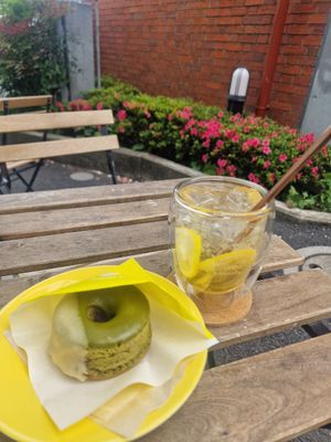  at Whyte - VENUTS in Tokyo