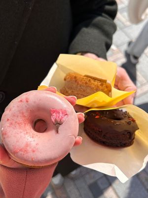  at Whyte - VENUTS in Tokyo