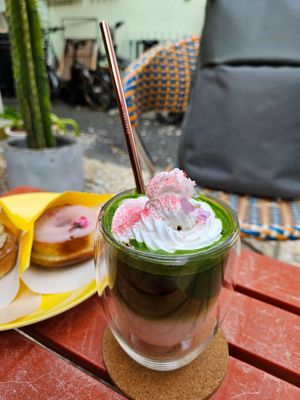Sakura matcha iced latte at Whyte - VENUTS in Tokyo