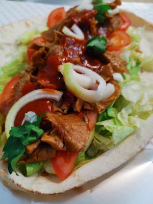 Vegansk kebab med vegansk rödsås at Max Falafel in Norrkoping