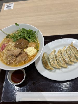Plant based ramen with soy chasu, veggie Gyozas. #Veganuary at NRT - T's Tantan - T1 in Narita