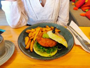 Vegan burger at Taste in Chaves