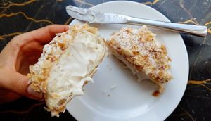 Donut "Bienenstich" - close-up at Brammibal's Donuts - KaDeWe in Berlin