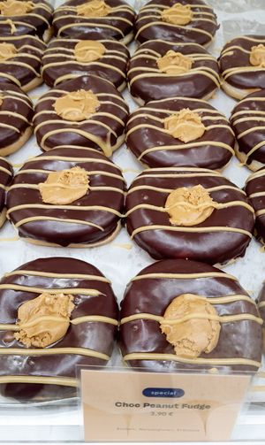 donut "Chocolate Peanut Fudge" at Brammibal's Donuts - KaDeWe in Berlin