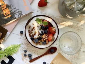 Berry bowl at Au-Vert in Nanning