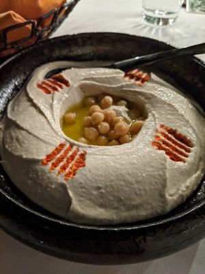 Classic hummus at Folia - Four Seasons Resort in Dubai