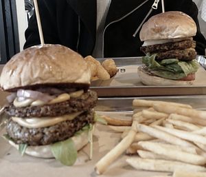 Burgers at Great Lakes in Tokyo