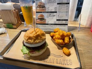 Best vegan hamburger in Tokyo at Great Lakes in Tokyo