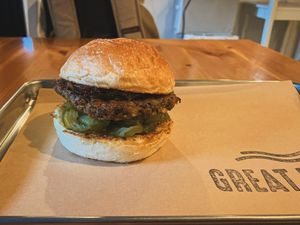 Amazing vegan burger🍔 BEST!!! at Great Lakes in Tokyo