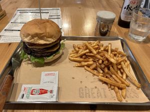 Superior burger   at Great Lakes in Tokyo