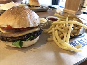  Vegan burger menu at Great Lakes in Tokyo