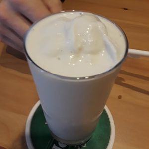 Vanilla vegan milkshake at Great Lakes in Tokyo