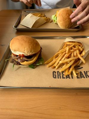 Superior Burger (Single) at Great Lakes in Tokyo