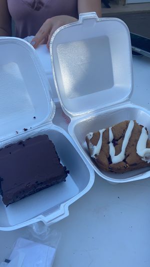 Chocolate cake y lemon berry cake at Natural Life Cafe in Moca