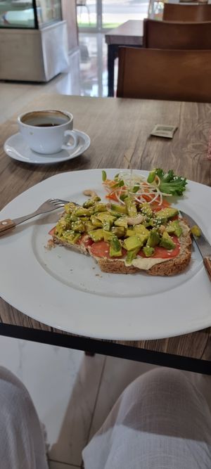 Avocado toast at Horizon Cafe in Koh Samui
