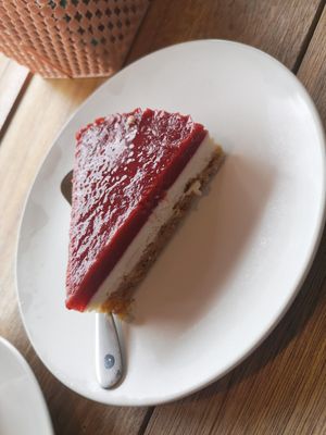 Vegan strawberry cake at Horizon Cafe in Koh Samui