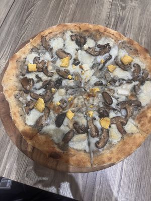 Mushroom Truffle Vegan Pizza  at Horizon Cafe in Koh Samui